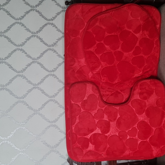 Other - Mat and toilet lid cover-set of 3.